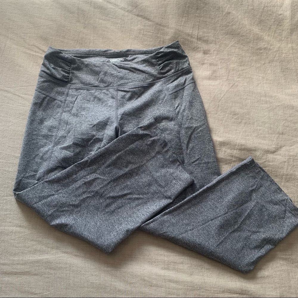 3/$25 Cropped leggings